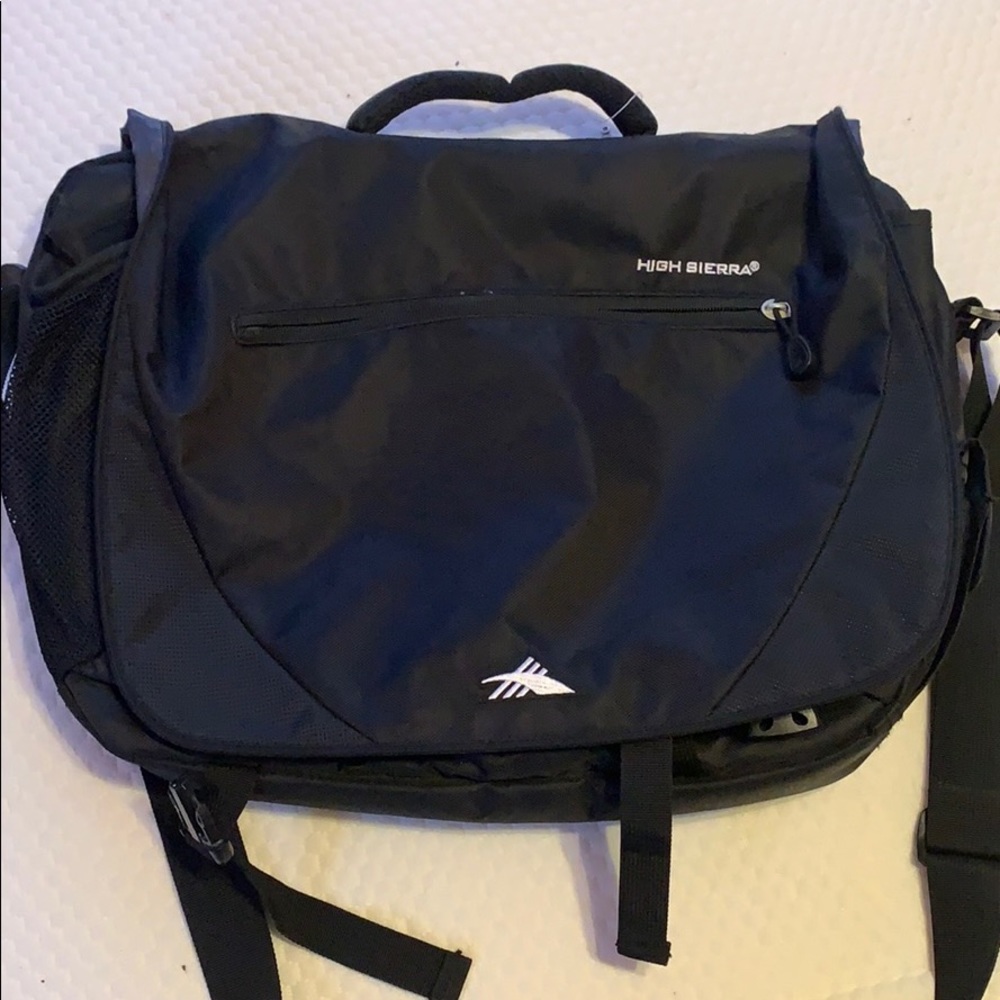 LAPTOP CARRYING CASE *never used*